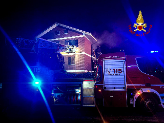 Incendio in una palazzina, morta una 28enne
